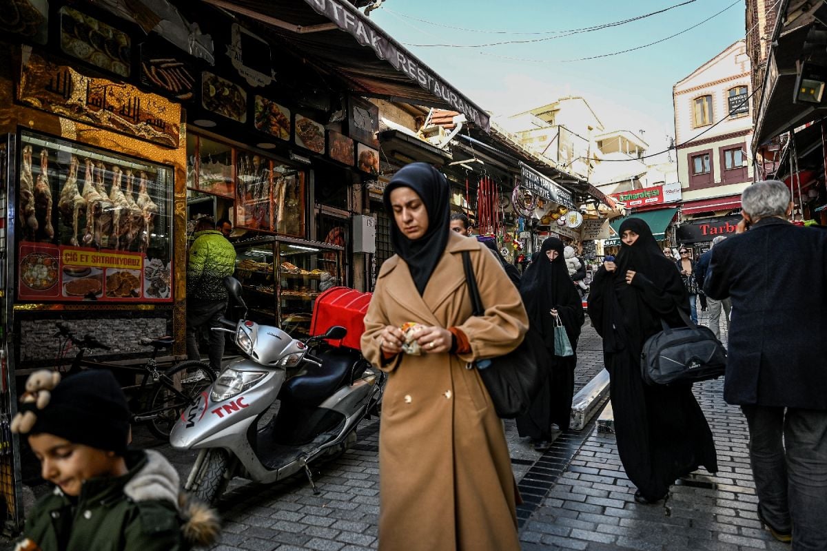 The key for Syrians is not to speak out on the situation in Turkey