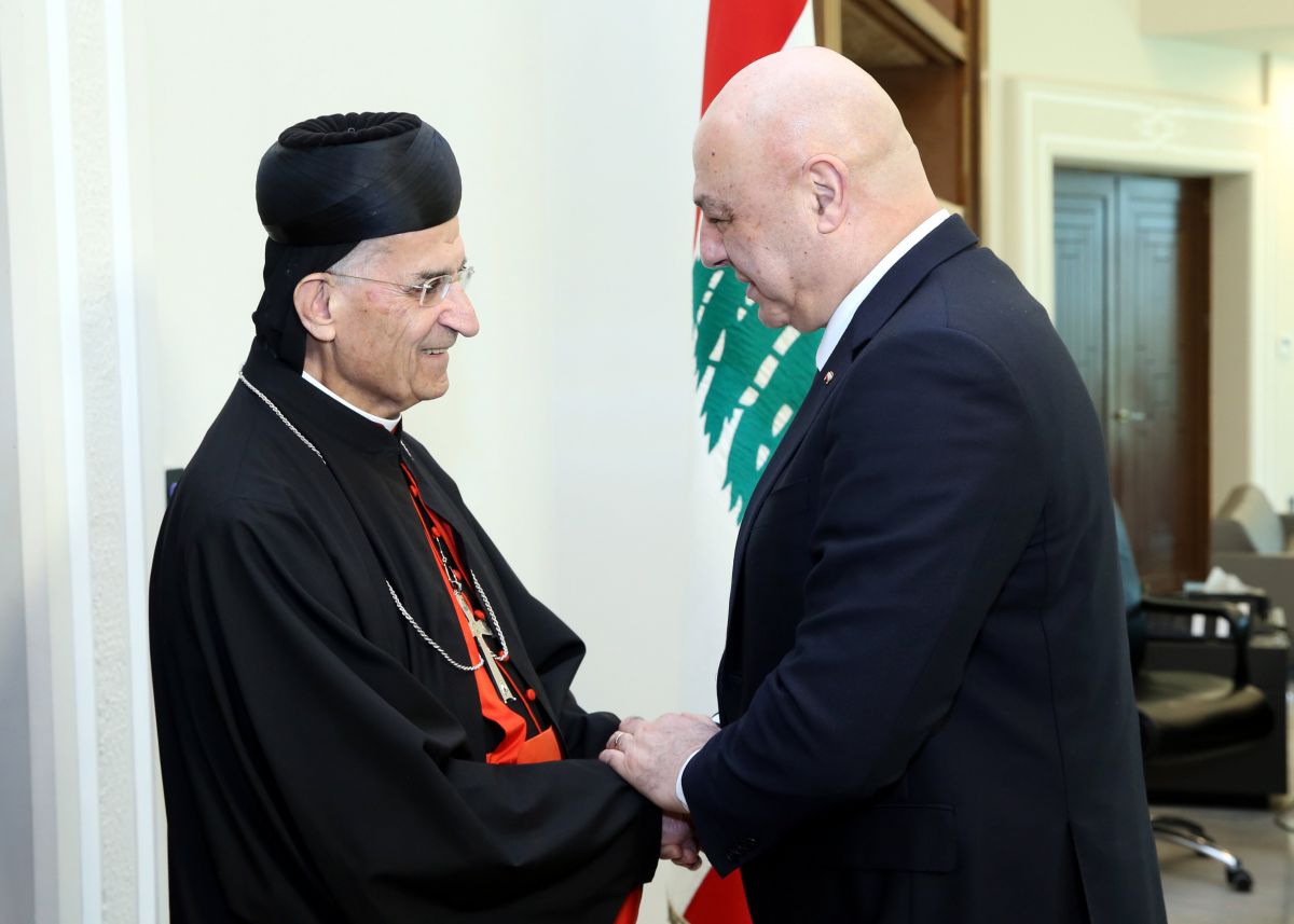 Raï apporte son soutien à Aoun et dit qu'il est « inconcevable d'avoir deux armées » au Liban
