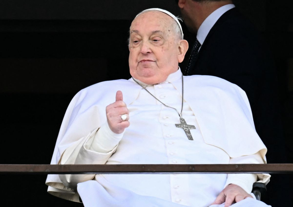 L'état du pape François continue de s'améliorer