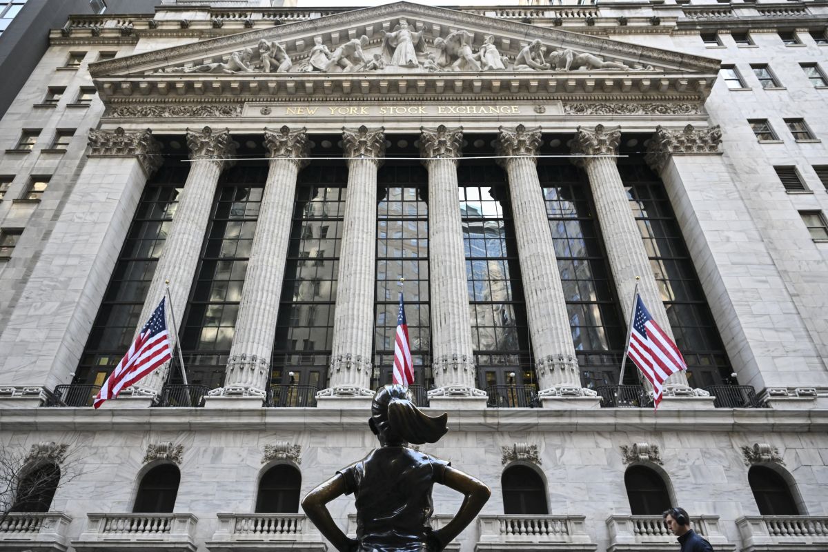 Wall Street ouvre en ordre dispersé au premier jour des nouveaux droits de douane américains Wall Street ouvre en ordre dispersé au premier jour des nouveaux droits de douane américains