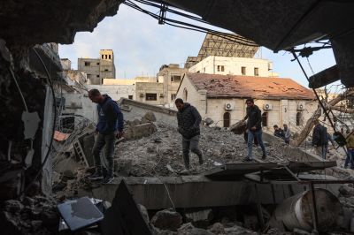 Un raid israélien met à l'arrêt un des rares hôpitaux en fonction à Gaza, tuant un enfant