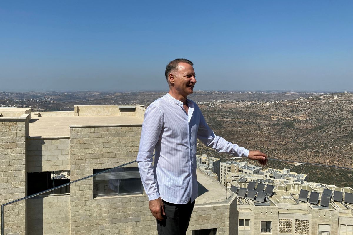 Des familles de victimes en Israël accusent un milliardaire américano-palestinien d'avoir contribué au 7 Octobre Des familles de victimes en Israël accusent un milliardaire américano-palestinien d'avoir contribué au 7 Octobre