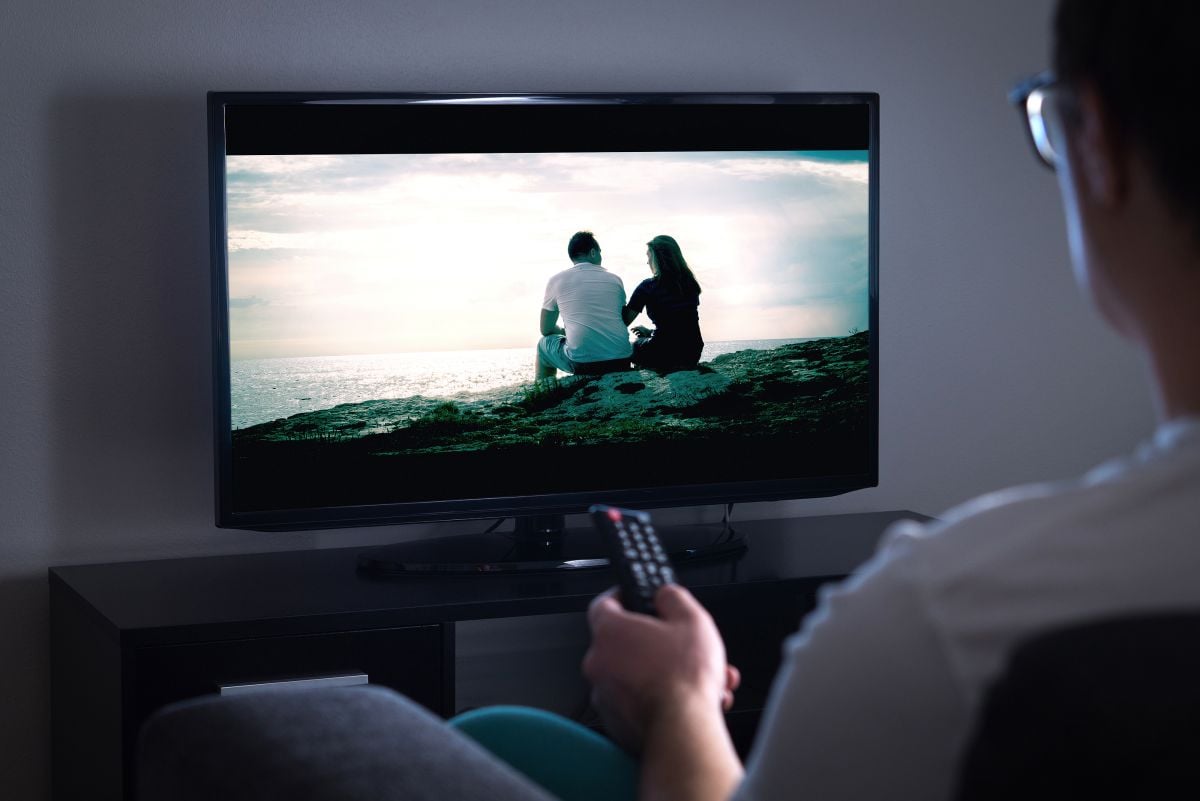 Entre chaînes télé, plateformes et réseaux, la bataille de l’attention
