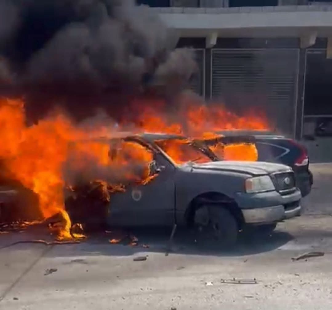Trois soldats tués, des civils blessés dans l'explosion d'une camionnette de munitions de l'armée libanaise Trois soldats tués, des civils blessés dans l'explosion d'une camionnette de munitions de l'armée libanaise