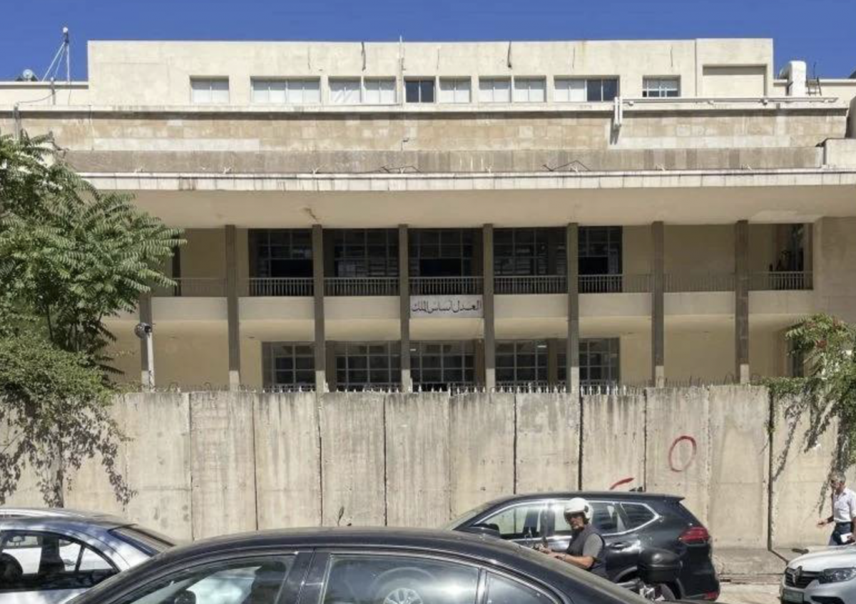 Liban-Nord : un père ayant violé ses quatre filles mineures condamné à 112 ans de travaux forcés Liban-Nord : un père ayant violé ses quatre filles mineures condamné à 112 ans de travaux forcés