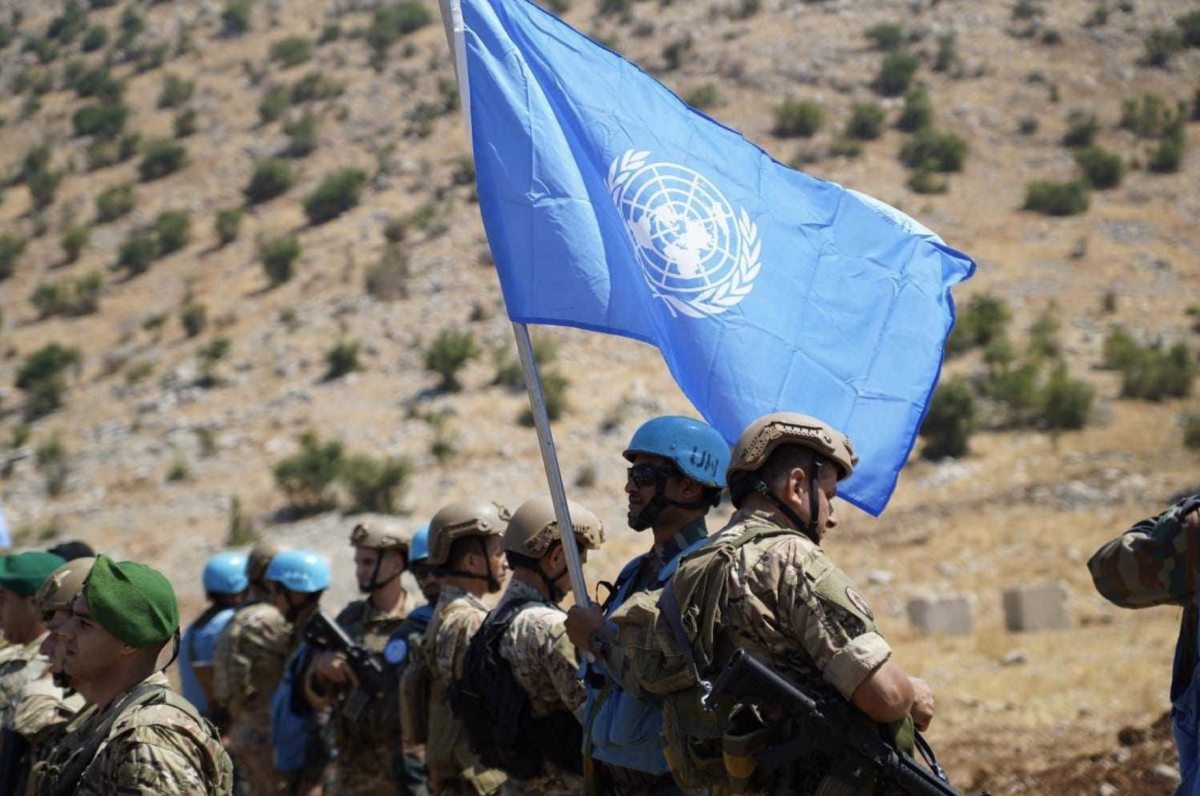 After Tayr Debba, a UNIFIL patrol stopped in Jmaijmeh After Tayr Debba, a UNIFIL patrol stopped in Jmaijmeh
