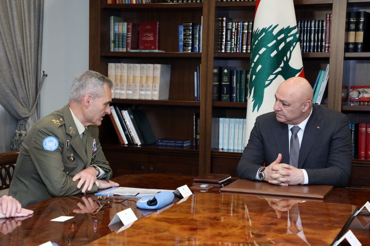 Aoun au commandant de la Finul : L'armée poursuit son déploiement dans le Sud