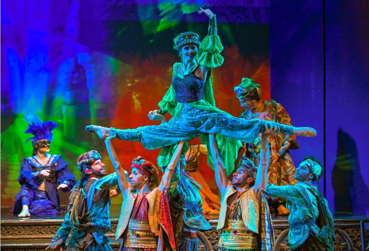 En une nuit entre mille, Caracalla danse les contes et conte la danse