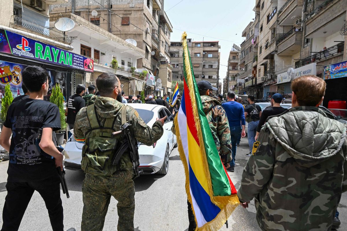 Israel intervenes, with bombs, in clashes near Damascus