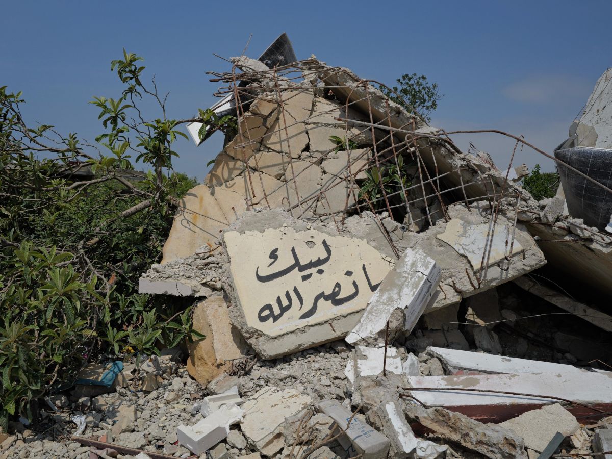 Reconstruction: Faced with international demands, Hezbollah is running out of options