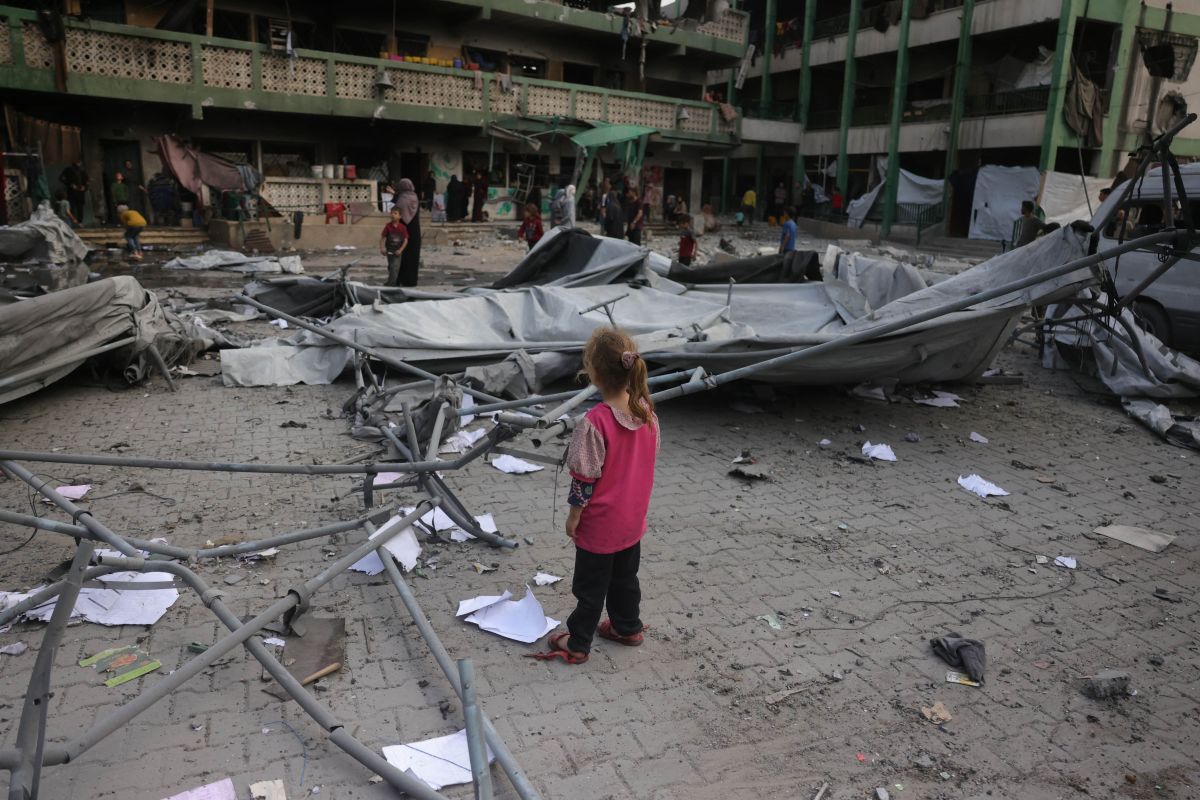 Israel hits Gaza hospital in strike Hamas says killed journalist Israel hits Gaza hospital in strike Hamas says killed journalist