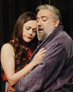 Sara (Farah Shaer) et Bob (Abdelrahim el-Awji) jouent un impayable couple en recherche de piment... Photo DR