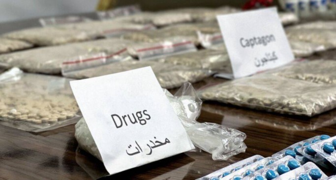 Baalbek patrol unit apprehended '15 Syrian infiltrators and seized 400 Captagon pills' 