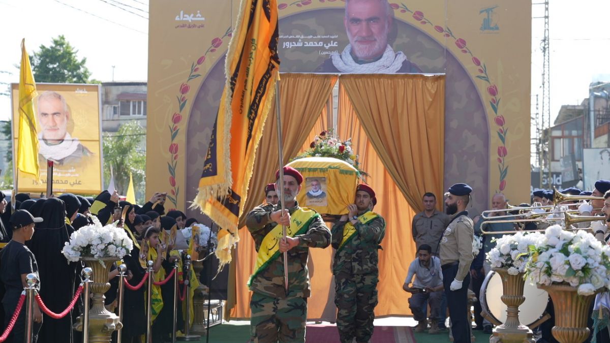 Au Liban-Sud, calme précaire, raids fictifs et obsèques de combattants du Hezbollah Au Liban-Sud, calme précaire, raids fictifs et obsèques de combattants du Hezbollah