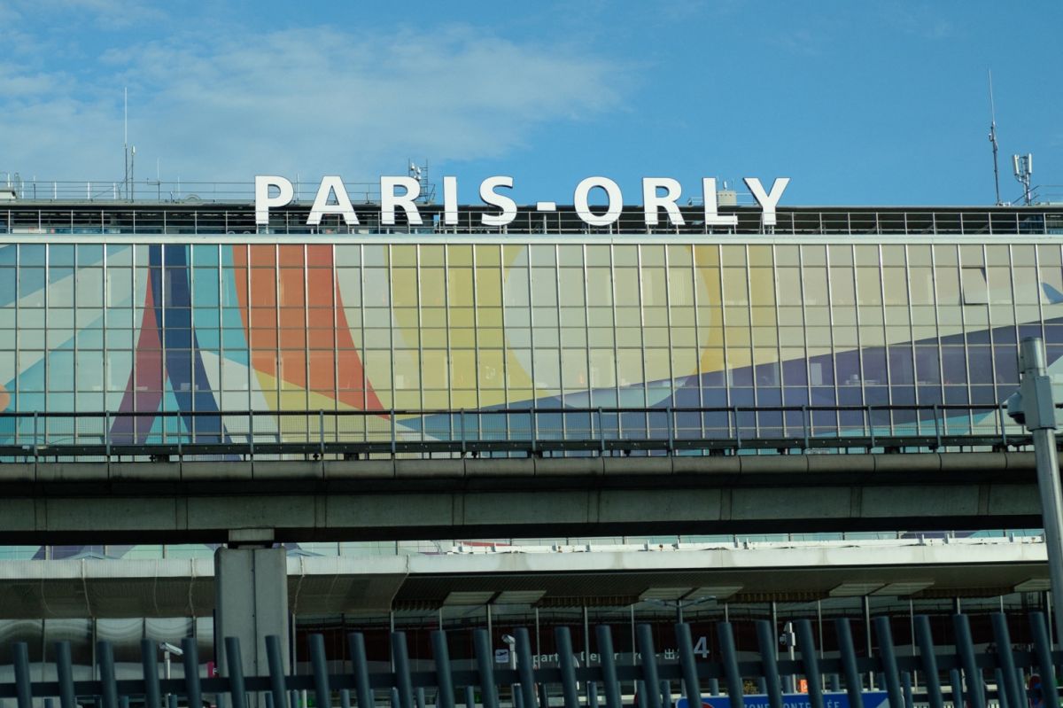 Panne à l'aéroport de Paris-Orly, 130 vols annulés dimanche Panne à l'aéroport de Paris-Orly, 130 vols annulés dimanche