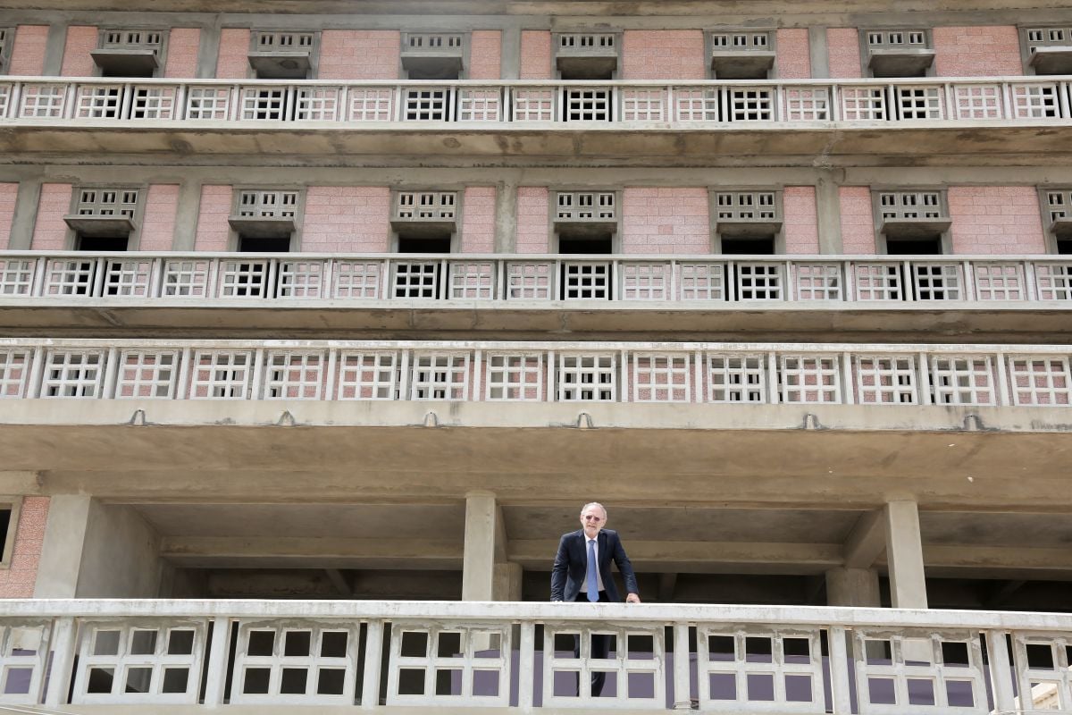 « 31 ans de malheurs successifs, mais c’est une page que nous voulons tourner » : à Beyrouth, le Saint-Georges se réinvente