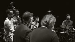 L'octet de Makram Aboul Hosn lors de son spectacle du 25 avril au Metro al-Madina. Photo Emmanuel Saad