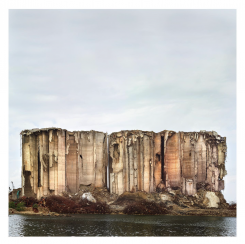 Les silos de Beyrouth après le 4 août 2020. Photo Joe Kesrouani