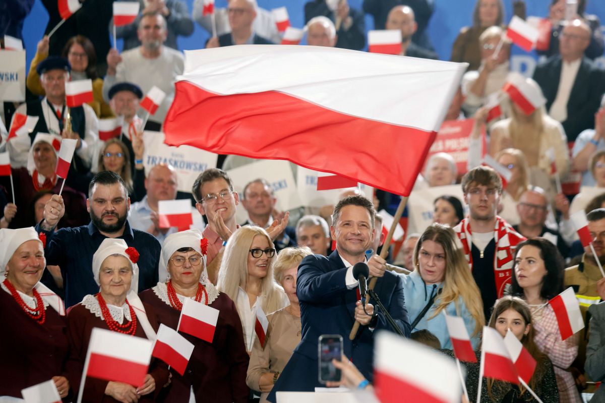 Le maire pro-européen de Varsovie remporte de justesse le premier tour de la présidentielle polonaise Le maire pro-européen de Varsovie remporte de justesse le premier tour de la présidentielle polonaise