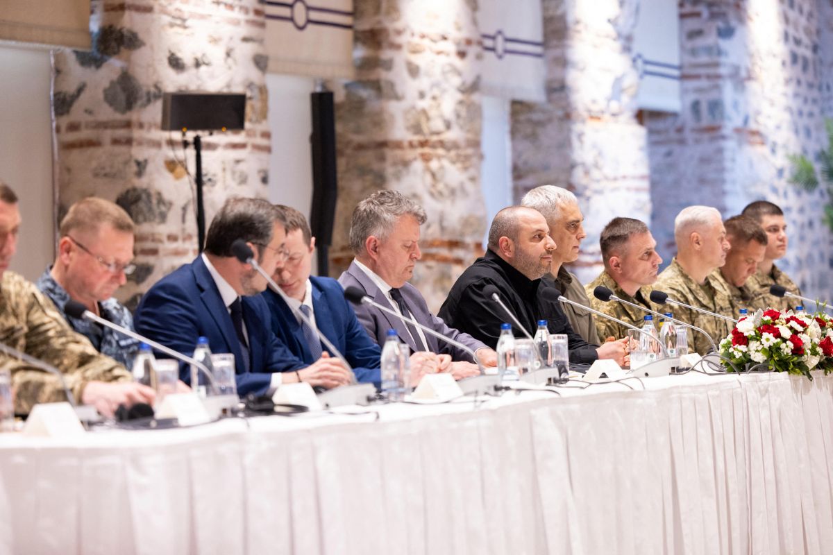 Début des pourparlers entre Russes et Ukrainiens à Istanbul Début des pourparlers entre Russes et Ukrainiens à Istanbul