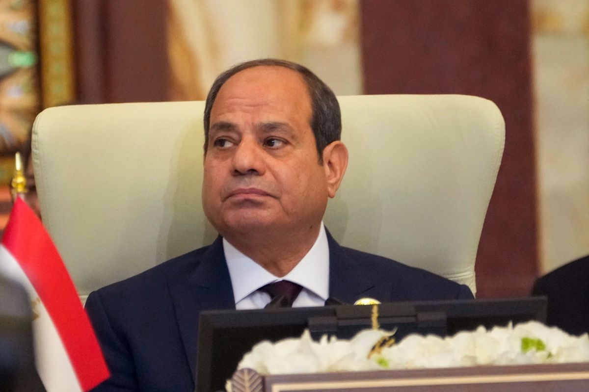 Egyptian prosecutors question journalist Rasha Qandil