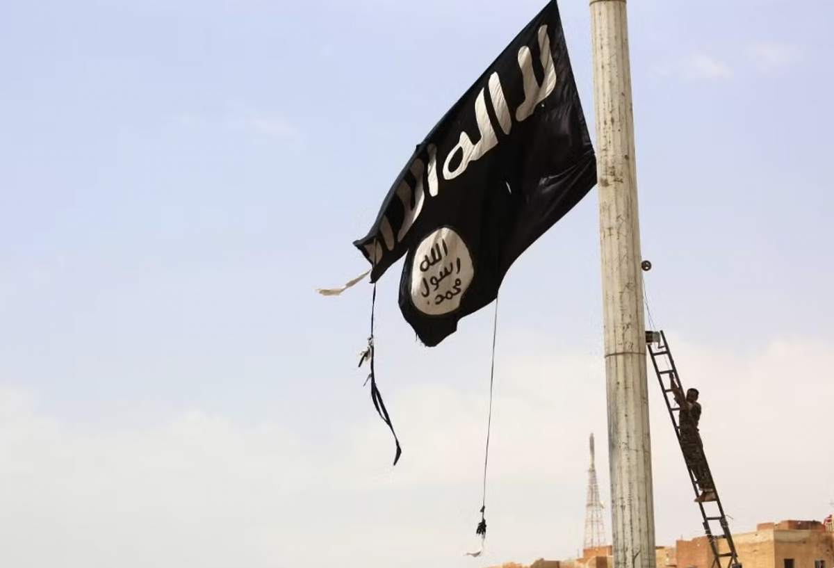 IS 'fights to survive' amid renewed tensions in Syria