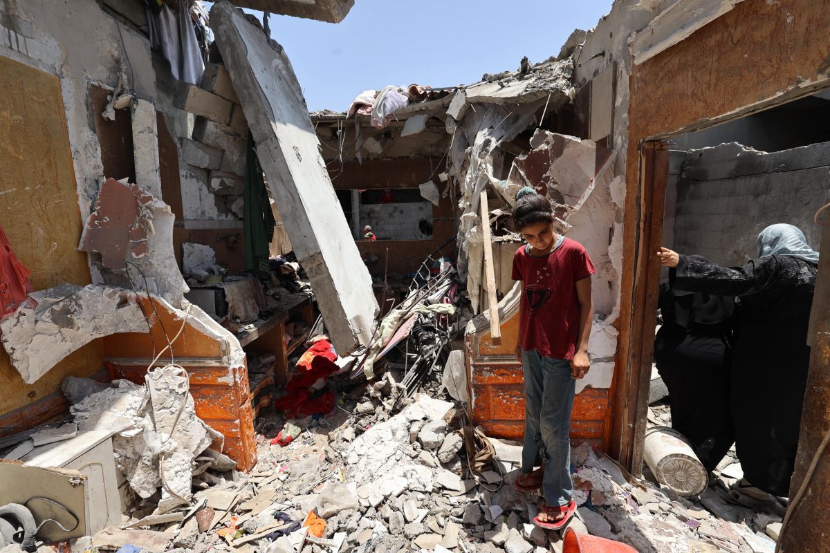 Gaza rescuers say 14 killed in Israeli strike on home in Jabalia