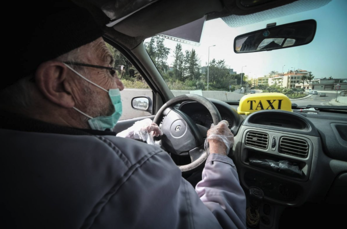 Hausse des prix des carburants : les fonctionnaires en grève à Saïda et Tripoli