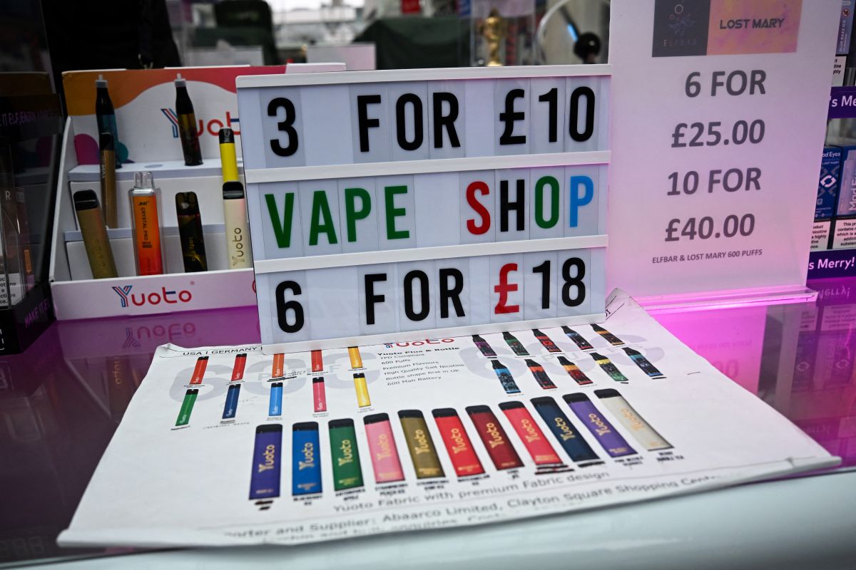 Royaume-Uni: les cigarettes électroniques jetables interdites à la vente Royaume-Uni: les cigarettes électroniques jetables interdites à la vente