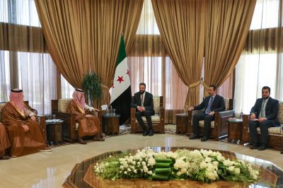À Damas, le chef de la diplomatie saoudienne promet d'aider à reconstruire la Syrie