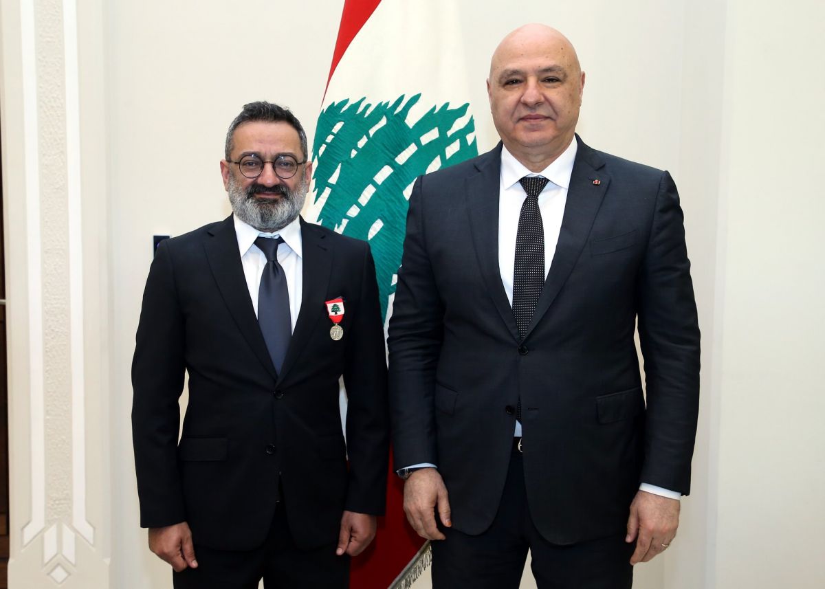 Aoun Honors director Khabbaz for his 'refined art and committed message'
Aoun Honors director Khabbaz for his 'refined art and committed message'