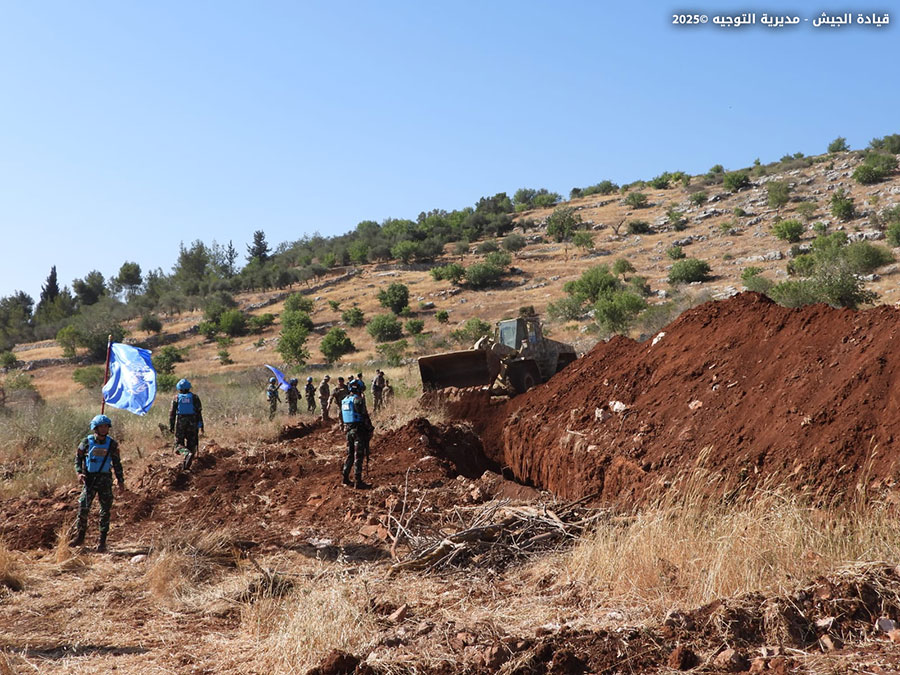 L’armée libanaise comble une tranchée de 200 mètres creusée par les Israéliens près de Meis el-Jabal