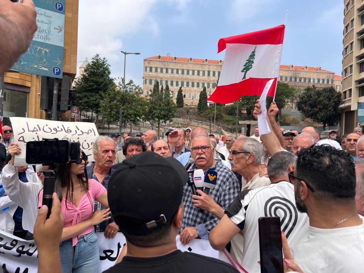 Tenants sit-in near Serail against commercial leases law