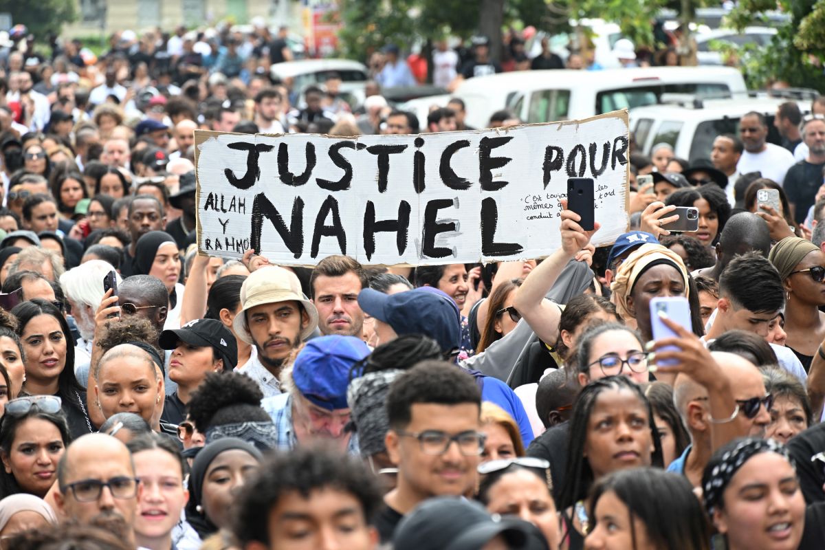 Emeutes en France en 2023: le policier qui a tiré sur un adolescent sera jugé pour meurtre