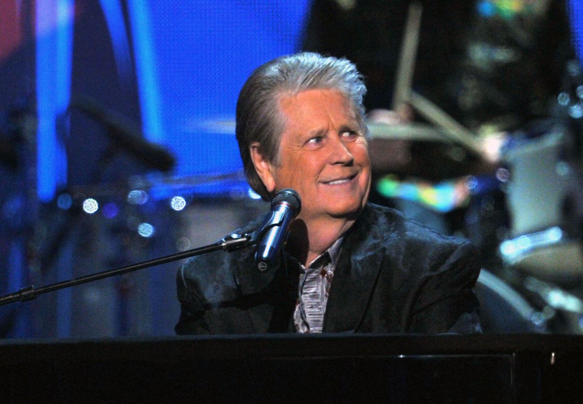 Pluie d’hommages après la mort de Brian Wilson, le génie visionnaire derrière les Beach Boys Pluie d’hommages après la mort de Brian Wilson, le génie visionnaire derrière les Beach Boys