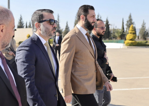 Comment Ahmad el-Chareh s’est façonné une nouvelle image en six mois de pouvoir