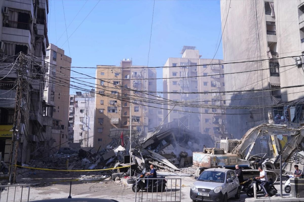 Was a Houthi official arrested in Lebanon for spying for Israel?