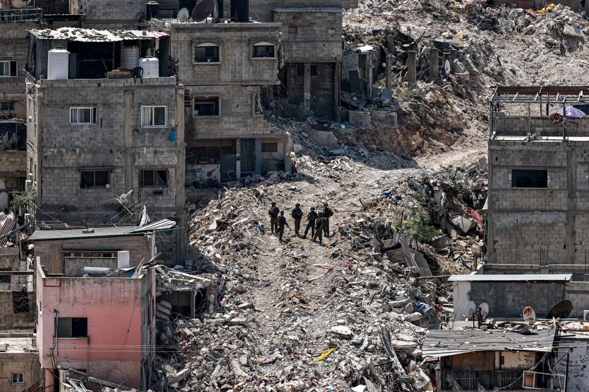 The Israeli army imposes total blockade on West Bank The Israeli army imposes total blockade on West Bank