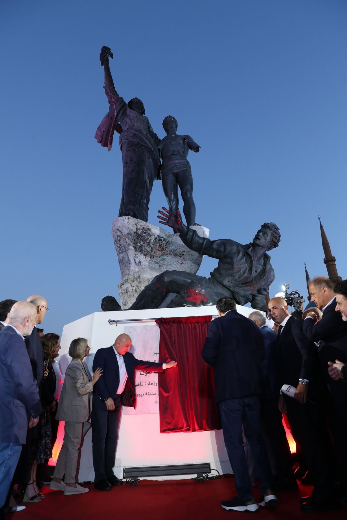 « Qui peut supporter une nouvelle guerre ? », lance Aoun depuis la place des Martyrs « Qui peut supporter une nouvelle guerre ? », lance Aoun depuis la place des Martyrs