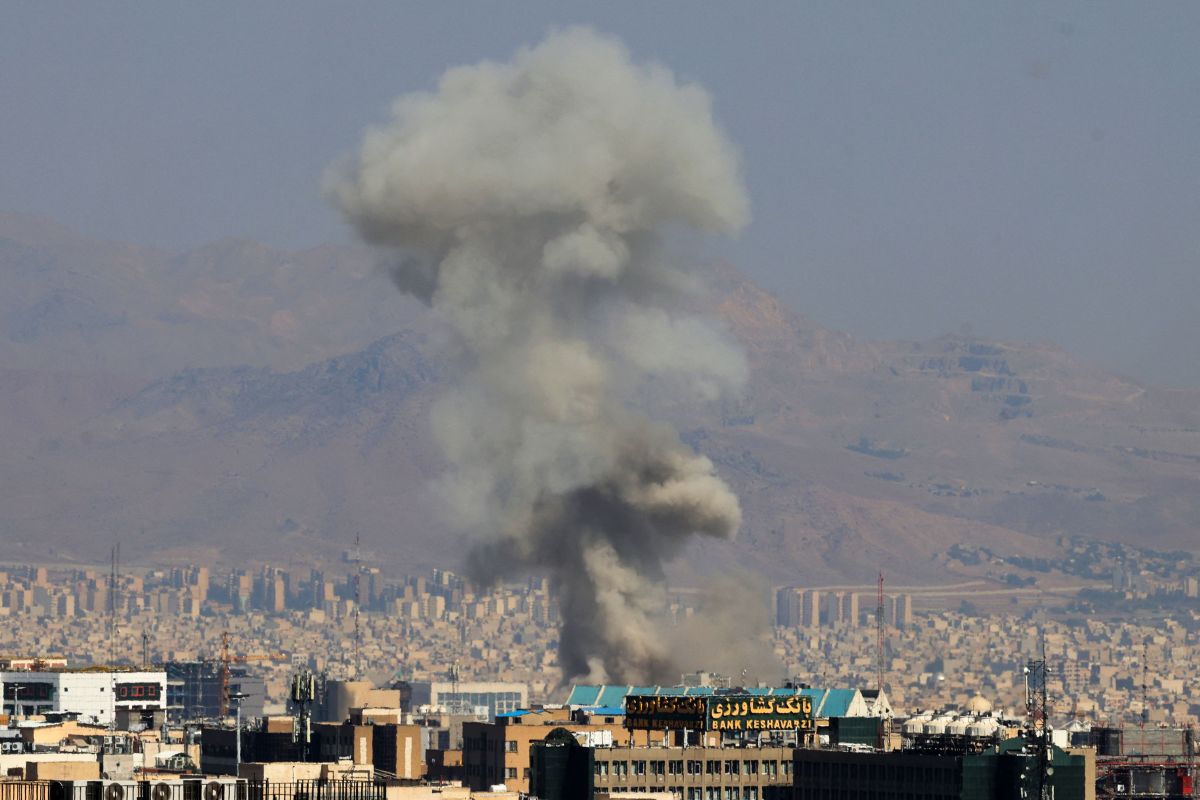 Israel defence minister warns 'residents of Tehran will pay price' for strikes on civilians Israel defence minister warns 'residents of Tehran will pay price' for strikes on civilians