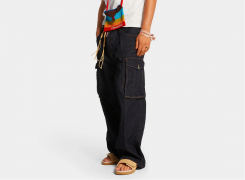 Dsquared 2 jeans, a distinctive identity. Photo from the brand's official website