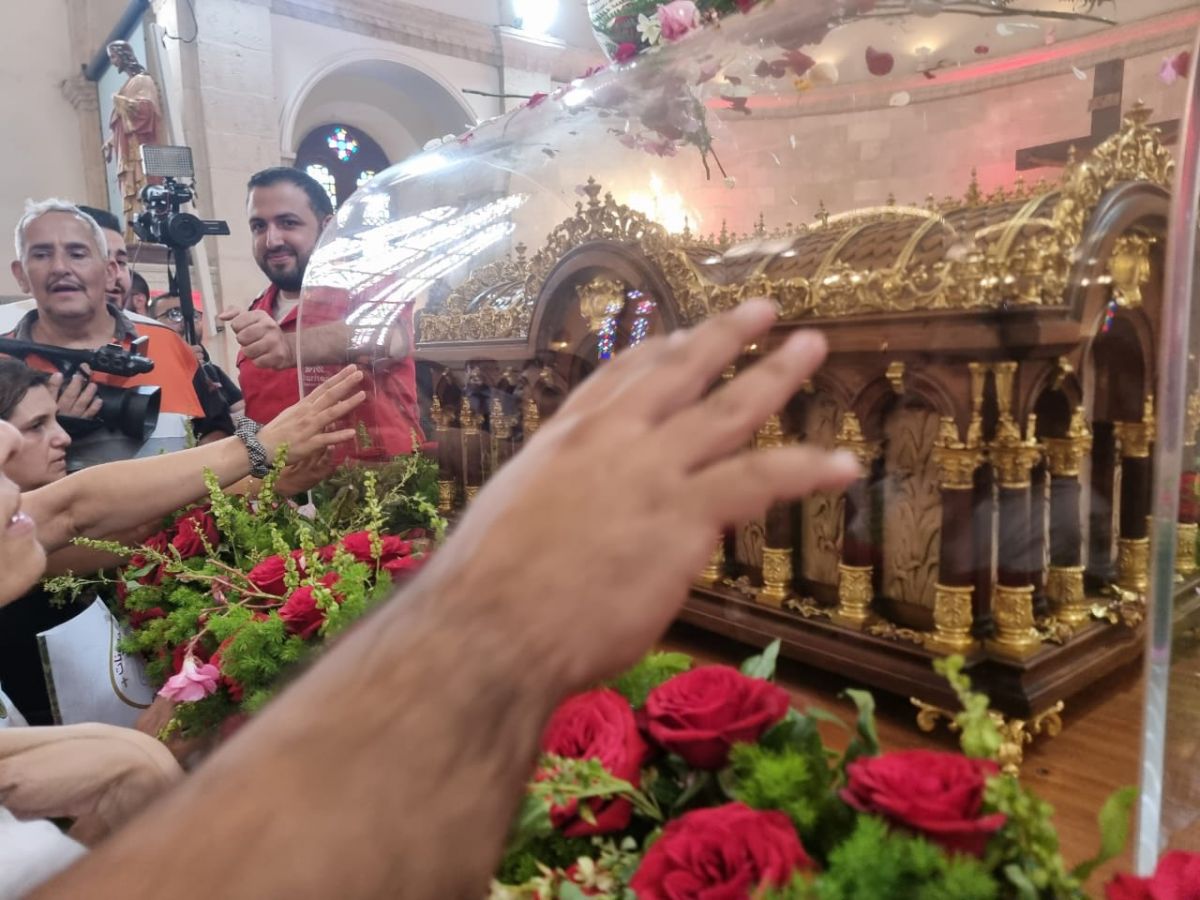 Fervent welcome for relics of Saint Theresa in Lebanon Fervent welcome for relics of Saint Theresa in Lebanon