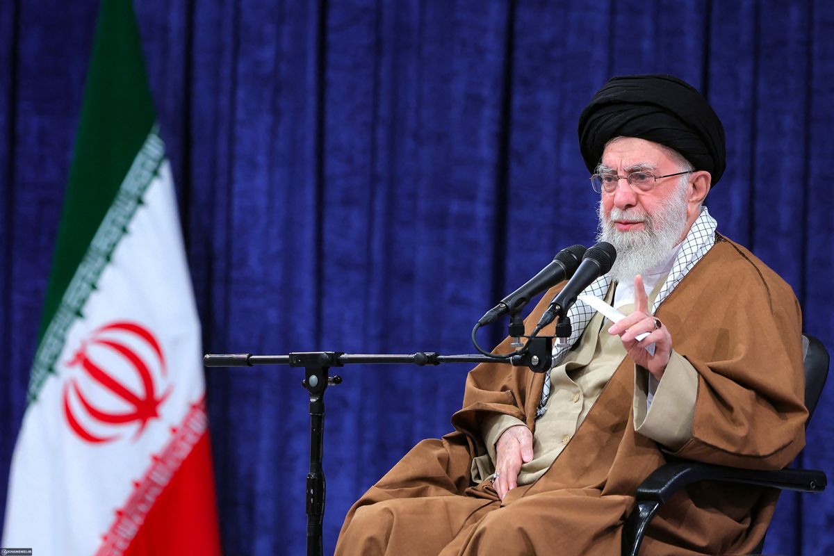 Khamenei says Iran will 'never surrender' Khamenei says Iran will 'never surrender'