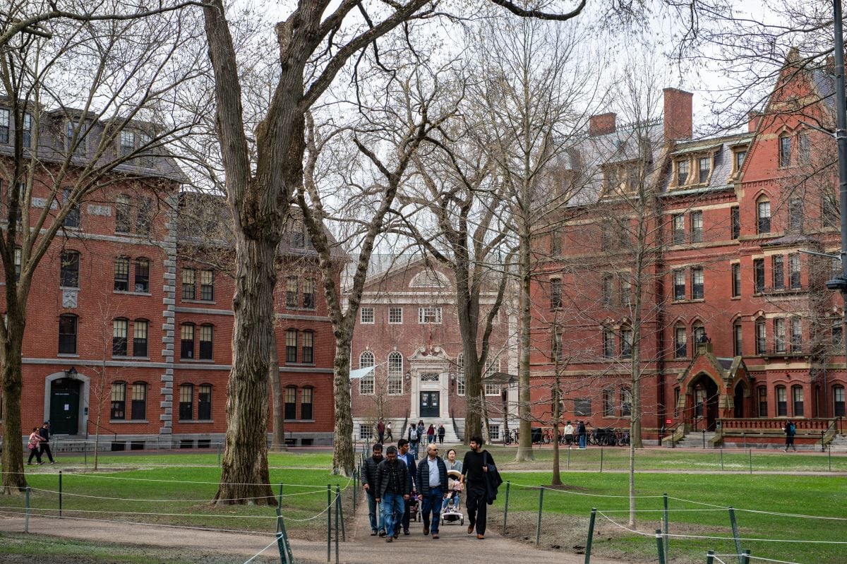 Washington resumes processing foreign student visas, with heightened online scrutiny Washington resumes processing foreign student visas, with heightened online scrutiny