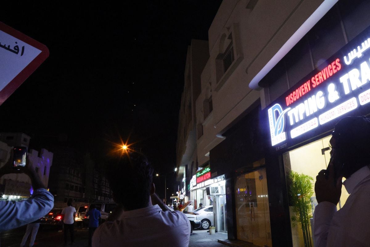 Kuwait closes airspace 'temporarily' after Iran attacks US base in Qatar Kuwait closes airspace 'temporarily' after Iran attacks US base in Qatar