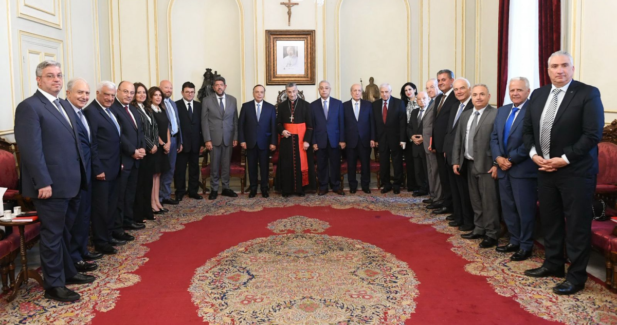 Le nouveau conseil de la Ligue maronite reçu par le patriarche Raï Le nouveau conseil de la Ligue maronite reçu par le patriarche Raï