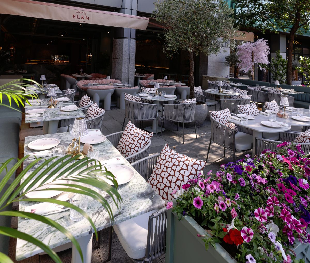 EL&N s’installe à Beyrouth avec un nouveau concept entre café et restaurant lifestyle EL&N s’installe à Beyrouth avec un nouveau concept entre café et restaurant lifestyle