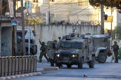 Six Israéliens arrêtés après avoir attaqué des soldats, selon l'armée