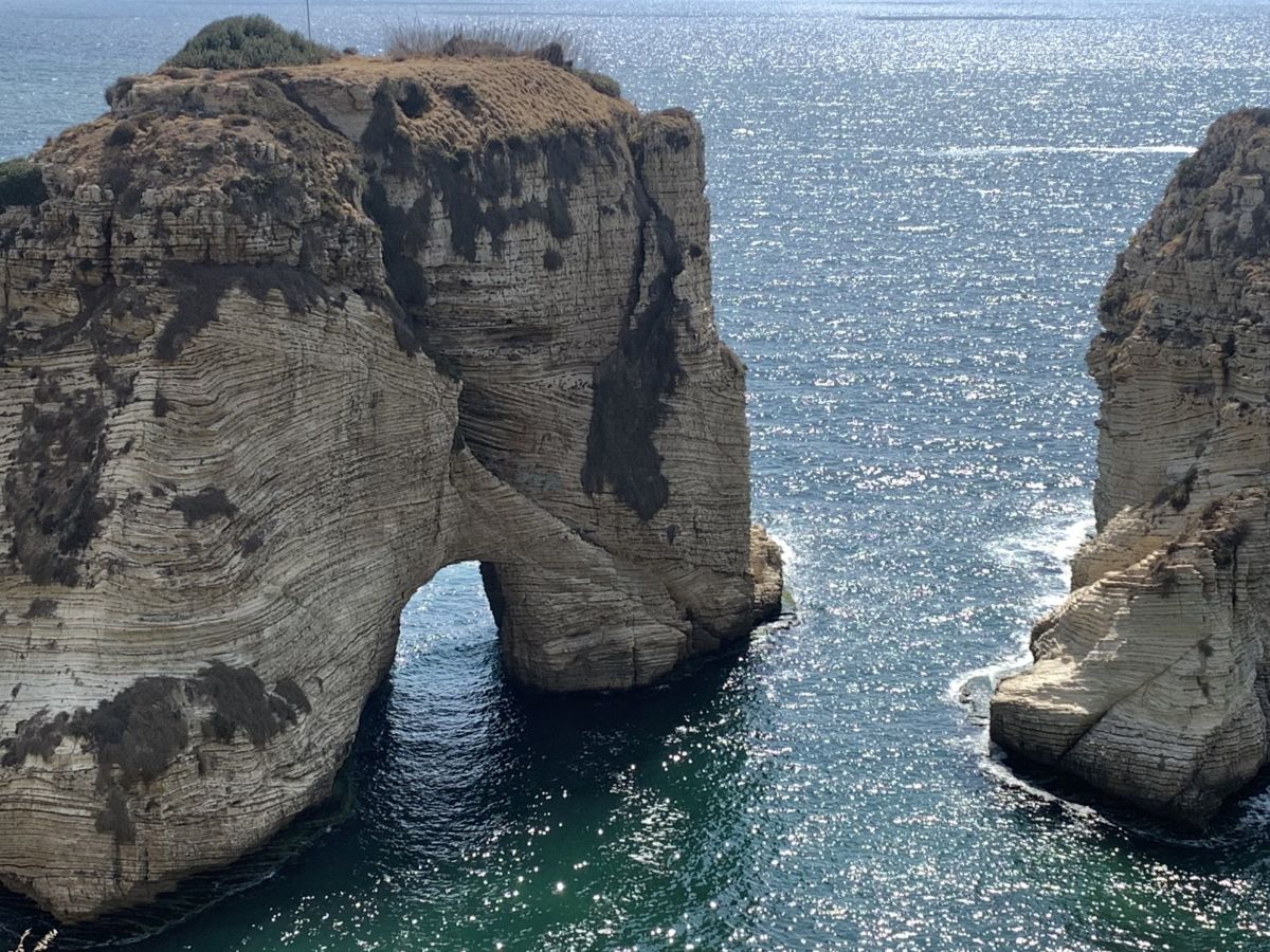 Le prénom « Sara » tagué sur la Grotte aux pigeons de Raouché