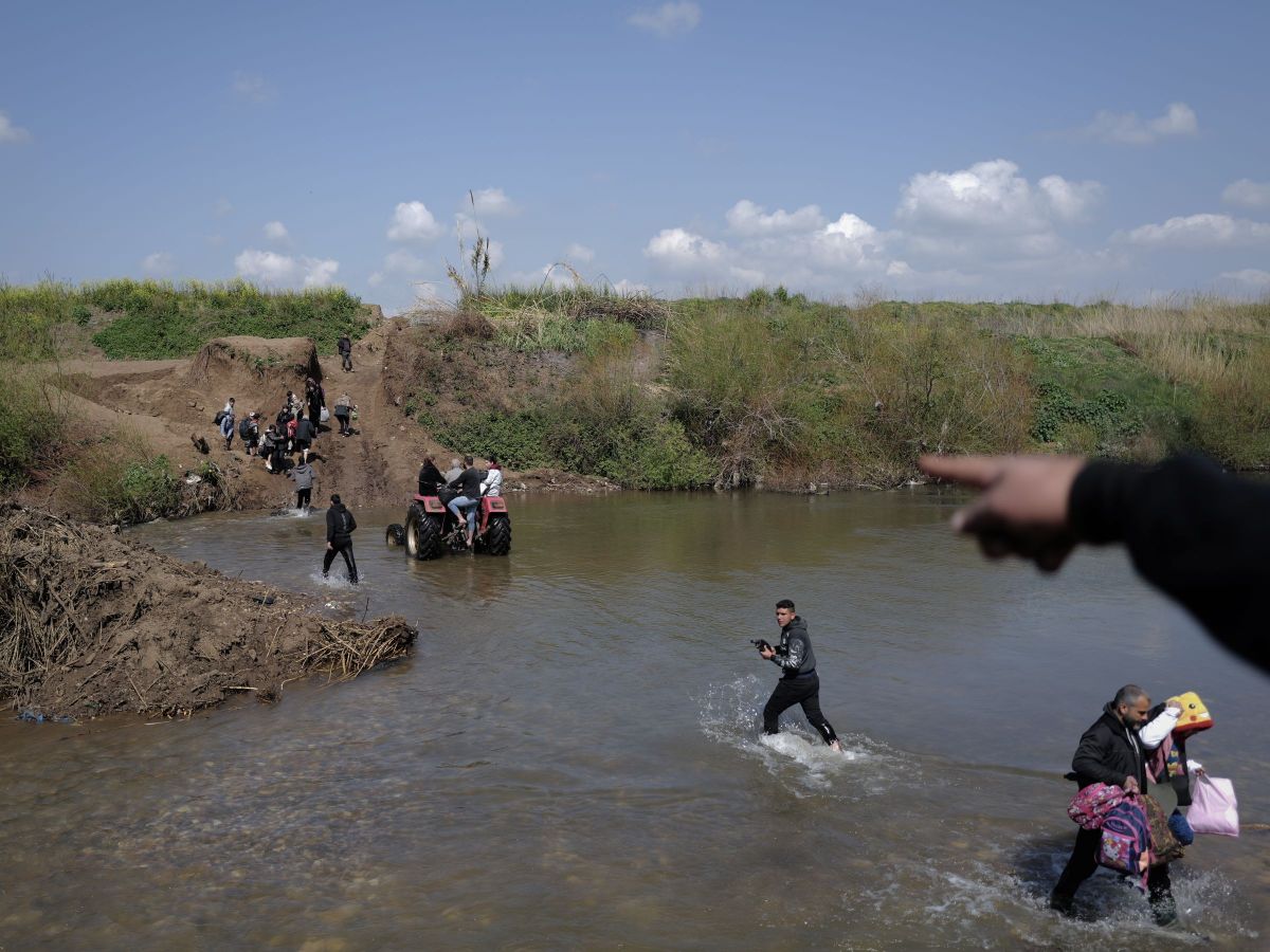 Did Hezbollah build houses for Syrian refugees in Hermel?